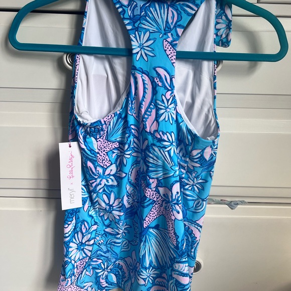 Lilly Pulitzer Luxletic UFP top. - Picture 4 of 6